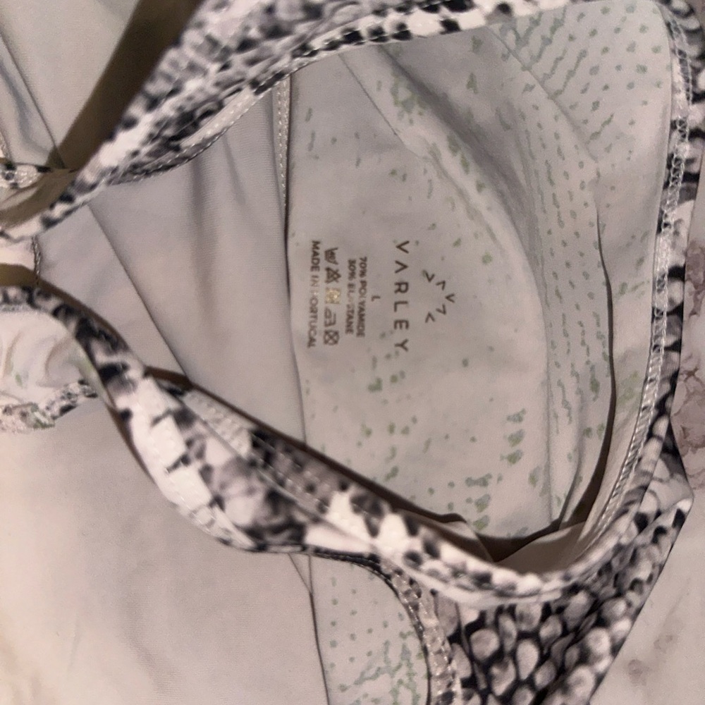 Varley Monochrome Snake Print Bra large - Picture 2 of 4